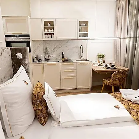 Schlossresidenz - Boutique & מלון 5*