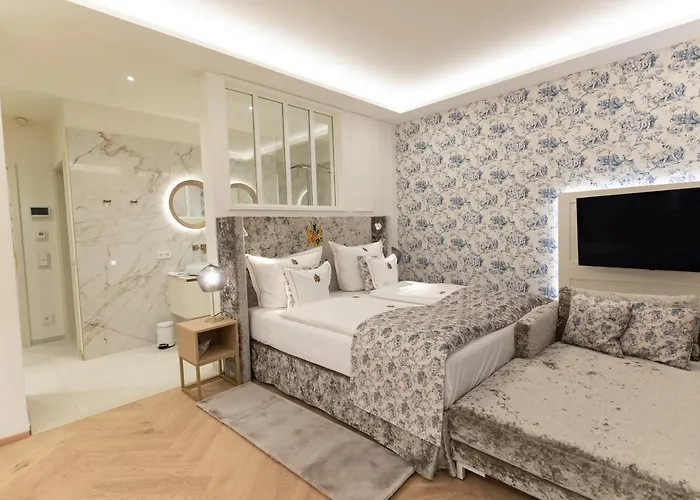 Отель Schlossresidenz - Boutique & 5*