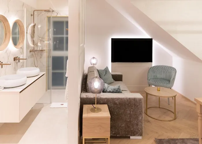 Отель Schlossresidenz - Boutique & 5*